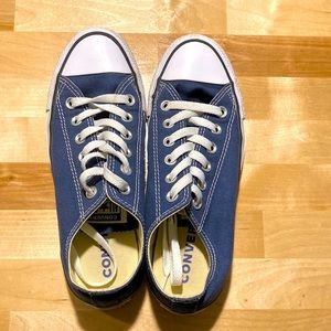 NWOT!!! Dark blue low top converses!